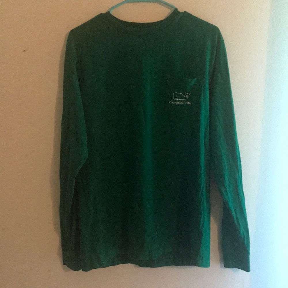 Long-sleeve Vineyard Vines tee